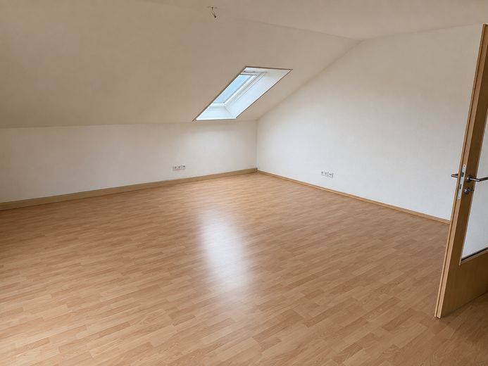 Großzügige 3-Zimmer Dachgeschoss Wohnung mit eigenem Gartenanteil in traumhafter Waldrandlage – Foto 9