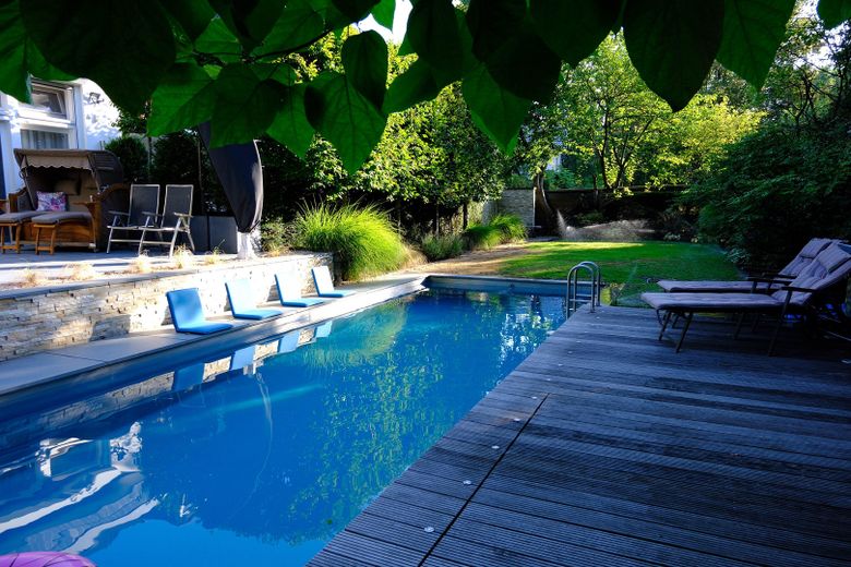 Exklusive Wohlfühloase in GE-Resse: 214 m² Luxus, Schreiner-Einbauten & traumhafter Naturpool – Garten/Pool