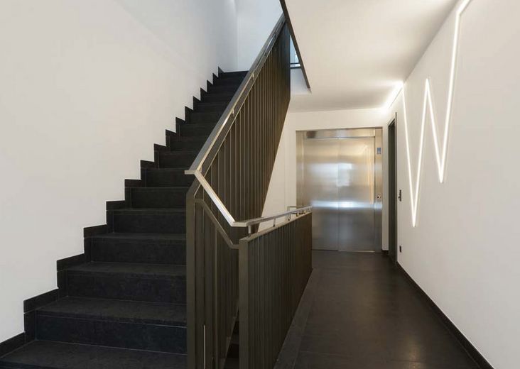 Luxuriöse Maisonettewohnung im Lehel – Treppenhaus