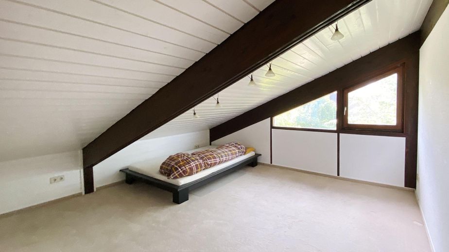 Een bijzonder huis met uitzonderlijke architectuur van particulier / zonder courtage – OG Zimmer 3
