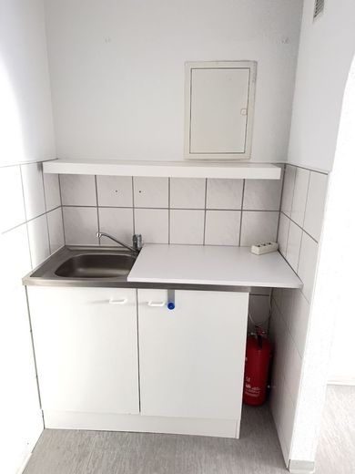 Kleine Ladenfläche in hochfrequenter Lauflage von Wiesbaden-Biebrich – Küche