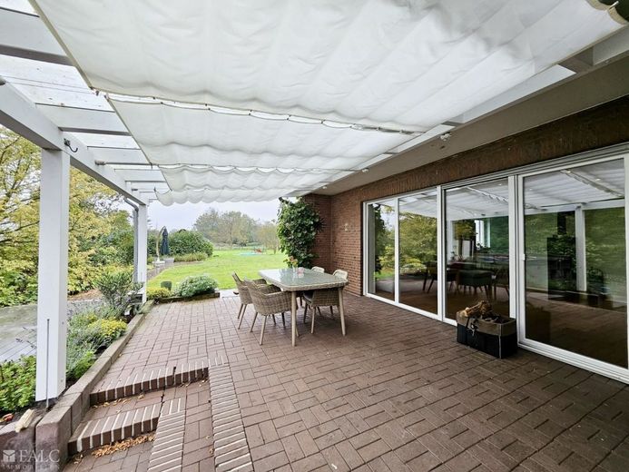 Terrasse (EG)