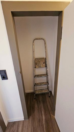 Kernsanierte 2 Zimmer Wohnung zu vermieten – Abstellkammer