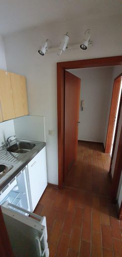 Wohnen mit Charakter: Split-Level-Haus mit viel Platz und mit Blick ins Grüne – Einliegerwohnung - Küche/Flur