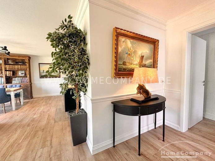 Lichtdurchflutete Designwohnung mit Balkon – 80ebfff4d2ec0132802df852b7f5fd6d987afb32.jpg