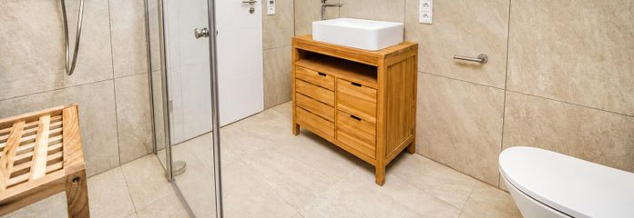 Familienfreundliche 4-Zimmer-Wohnung – zentral und umfangreich saniert – Bad