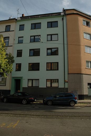 City, gut geschnittene schöne 3-Zimmer Wohnung an der Lorettostraße/Ecke Bilker Allee – Hausansicht