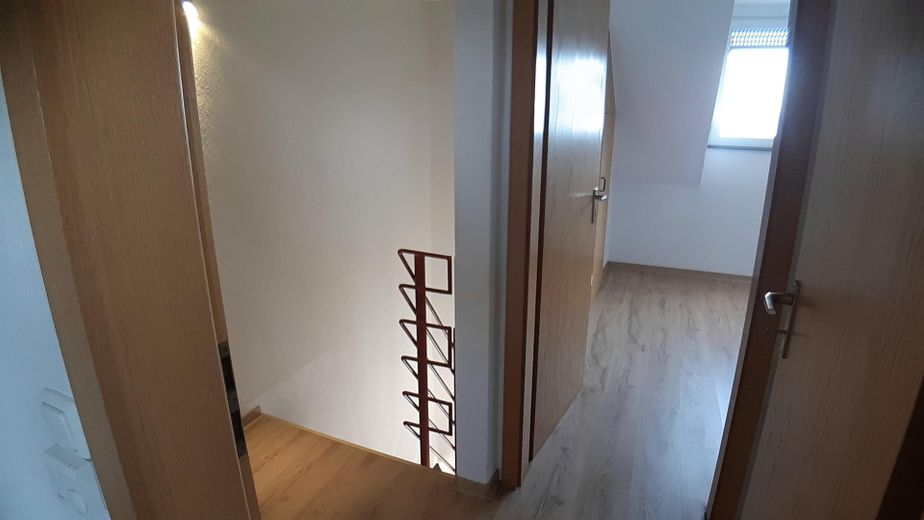 H`rath-Straß,mod.Komf.-Mais-Whg.ruhig, Südbalkon, 2.OG – 2. Ebene