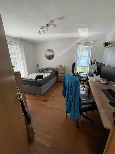 Helle 3-Zimmer-Erdgeschosswohnung mit Terrasse – Schlafzimmer
