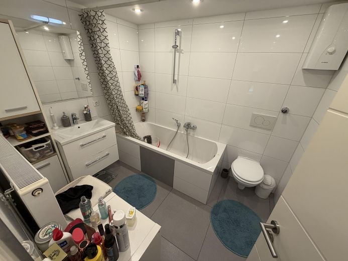 Bilocale con cucina, bagno e giardino, Solingen-Wald, ai margini del bosco, ristrutturato, su richiesta con cucina componibile a un piccolo prezzo – Foto 16