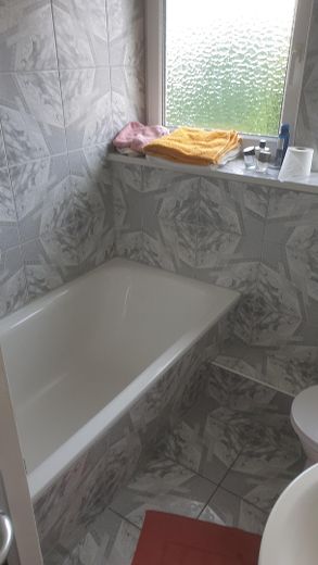 charmante Wohnung in Sarstedt mit Terasse 100 qm – Bad unten