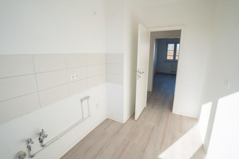 4 Raum Wohnung mit Balkon und Stellplatz in Burg – Foto 2