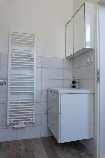 Ruhige Zweizimmerwohnung in beliebter Gegend in Berlin Kreuzberg – Badezimmer