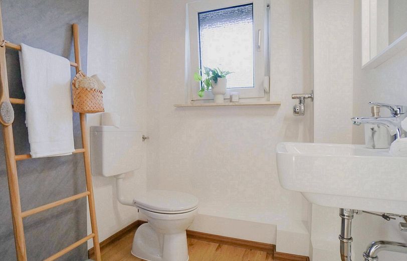 Zentral wohnen – helle 3-Zi-Wohnung mit hervorragender Verkehrsanbindung – provisionsfrei! – Duschbad