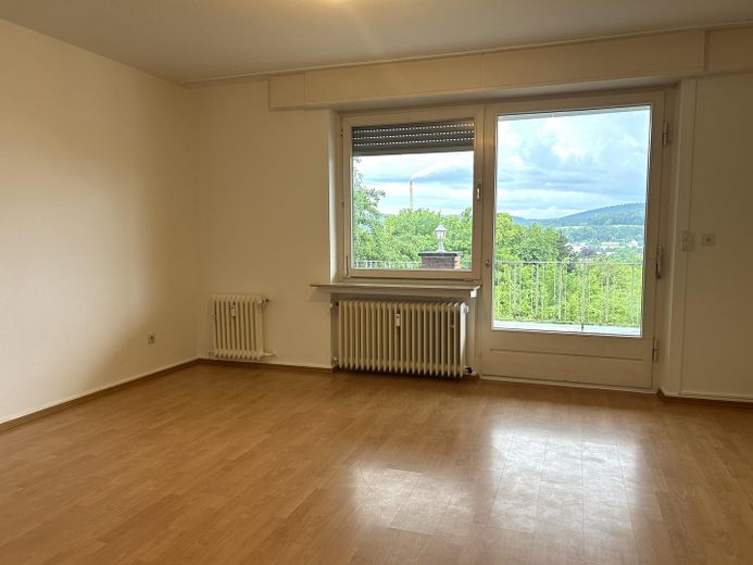 Wieder verfügbar: Große 3-Zimmerwohnung mit traumhaftem Ausblick in Alfelder Bestlage – Schlafzimmer