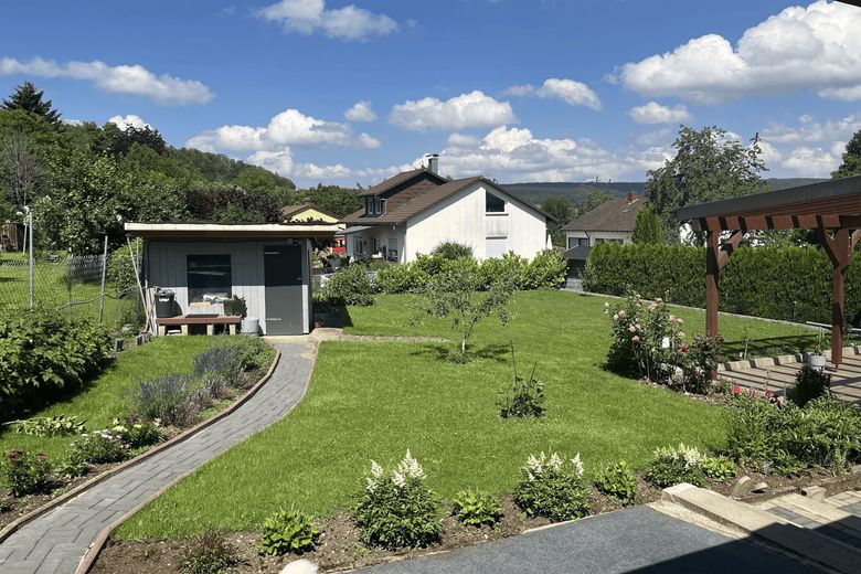 Modernes Zweifamilienhaus in idyllischer Lage – Nähe Honberg-Rücken – Foto 10