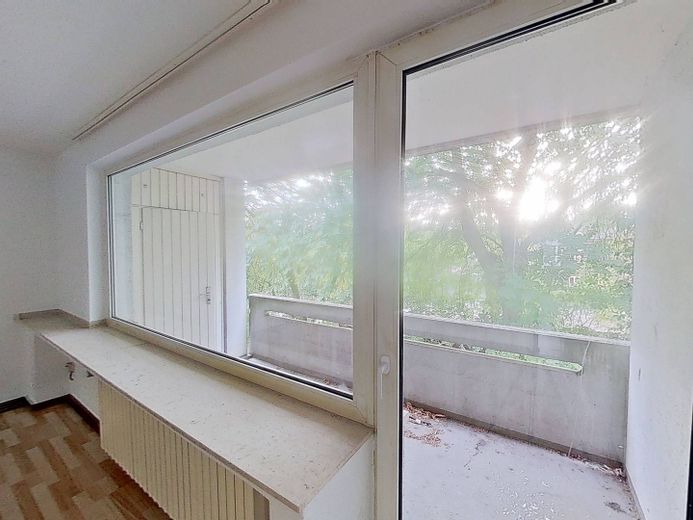 Ampio appartamento di 3 locali con BALCONE e pianta ben studiata a Duisburg-Neumühl – Balkon
