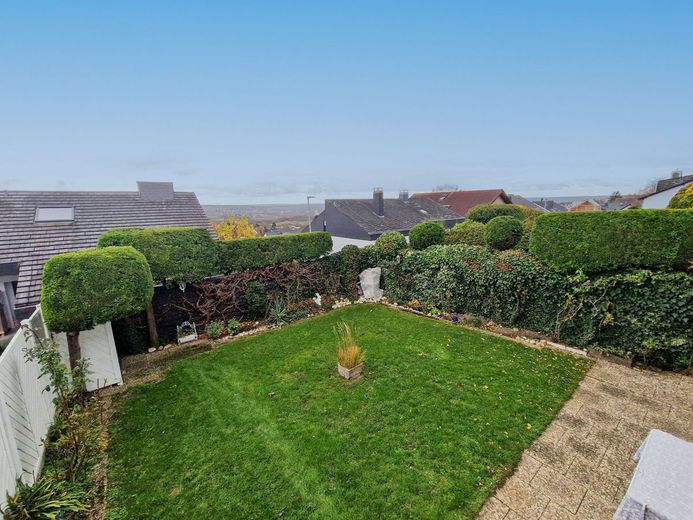 Familientraum mit Weitblick, Ruhe, TOP-Anbindung und ganz viel Platz! Seltenes Angebot! Nähe ZDF! – Garten