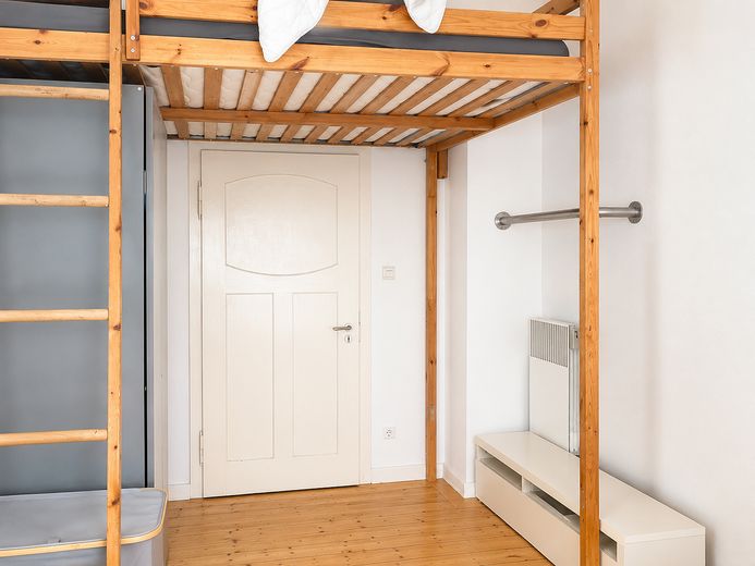 KA-West  2 ZKB , ohne Provision, frei 1.9.26 – Hochbett
