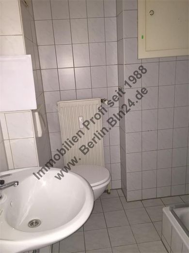 Wohnung mieten - -- Dachgeschoß Duschbad - ruhig schlafen zum Innenhof – 2-27.02.2016 082