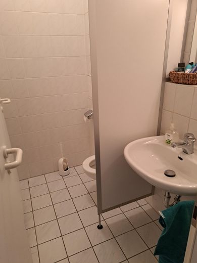 Toiletten D + H getrennt