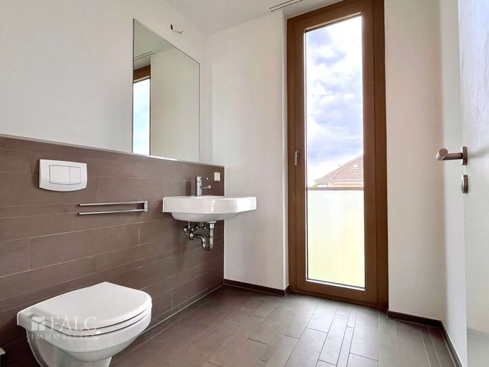 Wohnen über den Dächern Düsseldorfs - 124 m² Wohnkomfort mit Dachterrasse – Gäste-WC