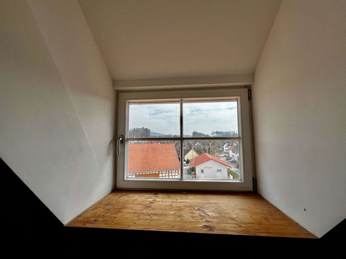 Wo Geschichte auf Gemütlichkeit trifft: Ihr neues Zuhause unterm Dach – Ausguck...