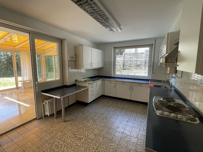 Casa progettata da un architetto a mezza collina – Küche