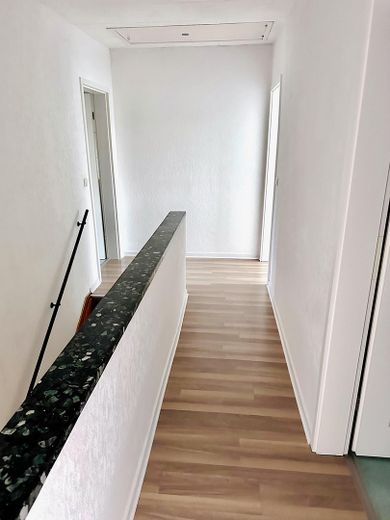 Provisionsfrei: Reihenhaus mit Garten in begehrter Wakenitznähe – Flur im OG