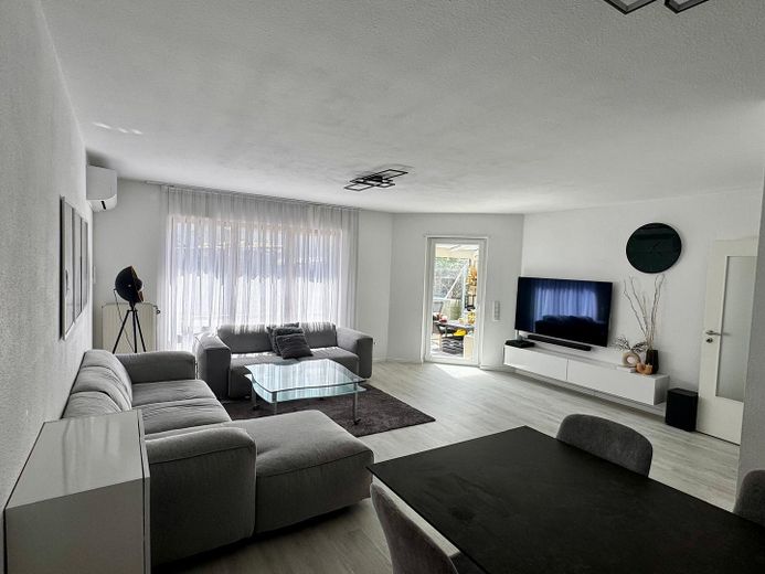 Casa unifamiliare ben tenuta in posizione periferica a Ludwigshafen Ruchheim – Wohnzimmer