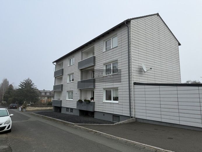 Wunderschöne Etagenwohnung mit Balkon in Lichtenberg – Bild 1