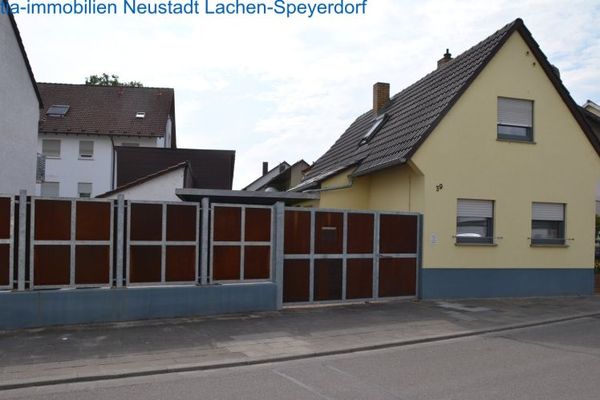 Schmuckes, saniertes Einfamilienhaus in guter Lage