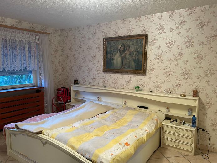 विशेष आकर्षण वाला एक शांत आश्रयस्थल – शांत स्थान पर विशाल संपत्ति – Schlafzimmer EG