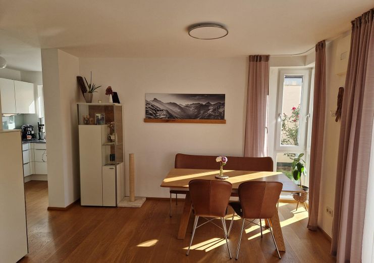 ruhige Gartenwohnung inkl. großen Hobbyraum – Essbereich