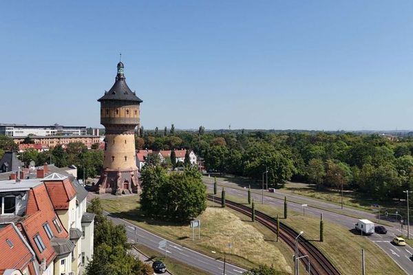 Halle'deki Paulusviertel'de bölümlere ayrılmış Gründerzeit binası