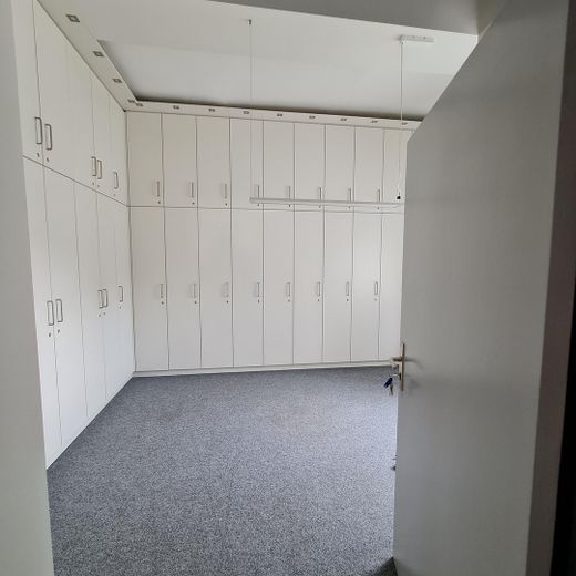 Blick von Büro 2 in Büro 3
