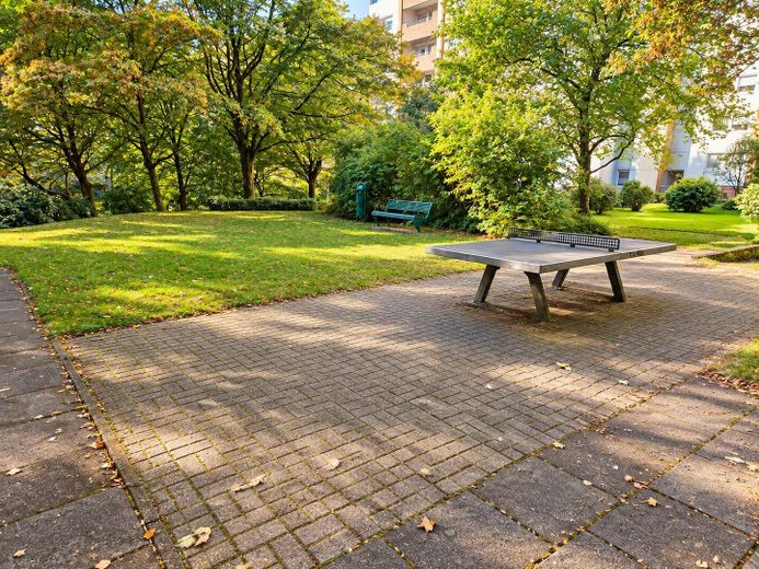 Modernes Wohnen | hell, barrierearm & mit großzügigem Balkon – Außenanlage