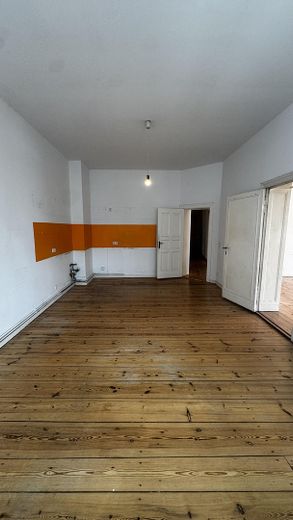 Vistas directas al Spree | 107 m² disponibles para ocupar | Ascensor | Sin comisión | 3–4 habitaciones – Küche