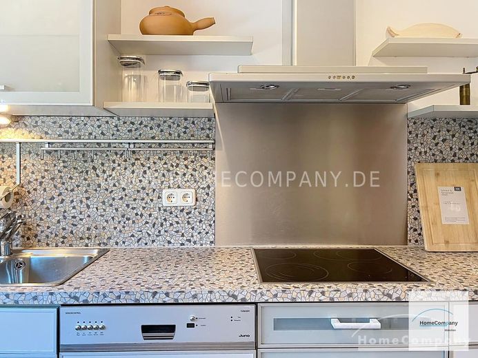 Appartement de 3 pièces lumineux et agréablement meublé avec terrasse sur le toit – abc25dd53a5b7930b98c1529c392d46a025e3552.jpg