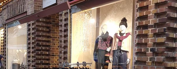 Schaufenster und Eingang