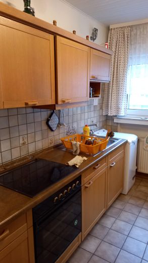 sonnige Wohnung mit Weitblick – Küche links