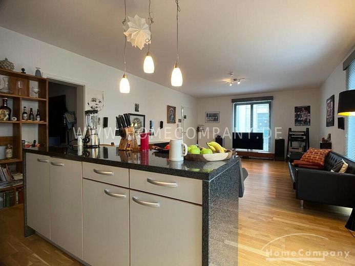 ***Bornheim (8071382) Bornheim’in kalbinde mobilyalı, geniş 2 odalı daire – 4b5fb1a633630bd80a8af6dbfdd8122abde6b7b1.jpg