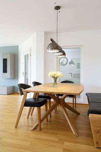 4-Zimmer-Wohnung mit Balkon und Fußbodenheizung in Augsburg – Essbereich