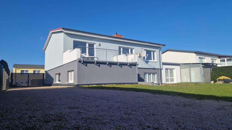 Vicino alla spiaggia e al margine dei campi: la vostra soleggiata casa unifamiliare con appartamento separato sulla costa del Mar Baltico – Seitenansicht
