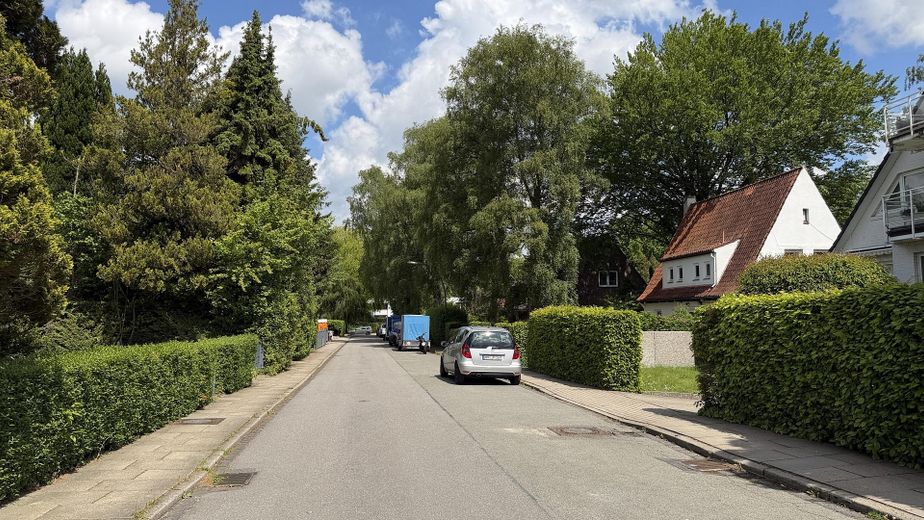 Attraente casa bifamiliare di nuova costruzione in posizione tranquilla e immersa nel verde a Niendorf – Ruhige und Grüne Straße