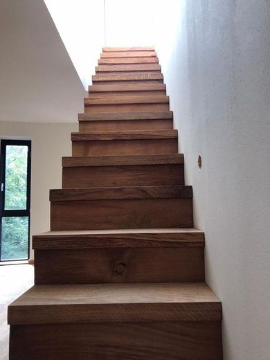 Treppe zur Terrasse auf dem Ha