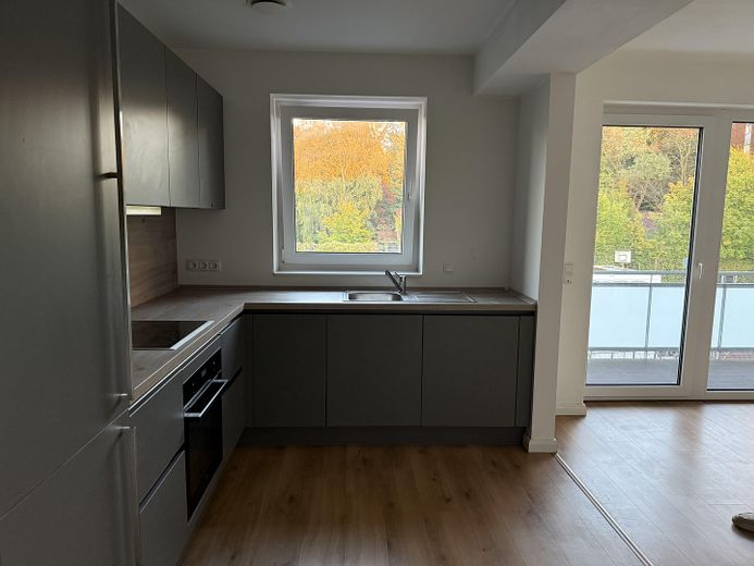 Moderne und Großzügige 2-Zimmer-Wohnung mit Balkon im Herzen von Pinneberg – Foto 3