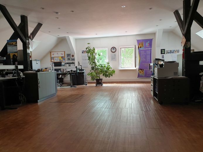 Großes Einfamilienhaus mit großem Garten – Foto 4