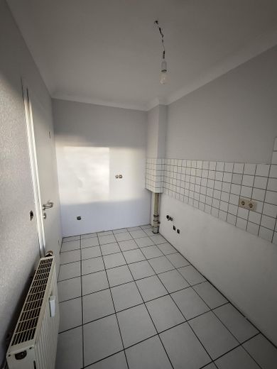 Helle 86 m² 3 Zimmer Wohnung mit Balkon & Keller in Hachenburg Krankenhaus – Küche