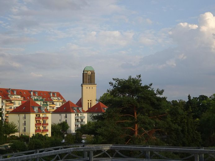 Exclusiv und stilvoll wohnen in Stadtvilla / hochwertige 4 - 5 Raum Terrassenwohnung – Blick von Terrasse